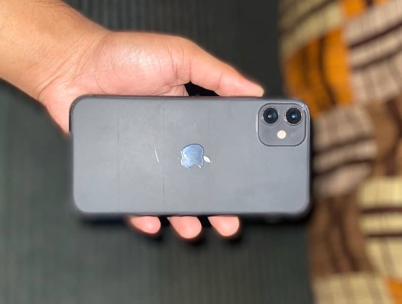 iphone 11 official pta approve 64 gb all ok no exxhange only sell 0