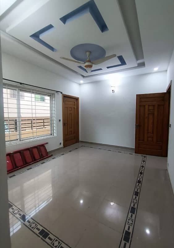 7 Marlas House With All Facilities Two Gas Two Electric Boring Near Market G-13 1