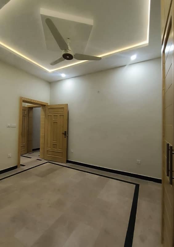 7 Marlas House With All Facilities Two Gas Two Electric Boring Near Market G-13 6