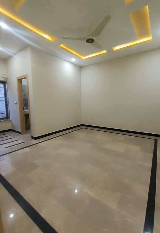 7 Marlas House With All Facilities Two Gas Two Electric Boring Near Market G-13 10