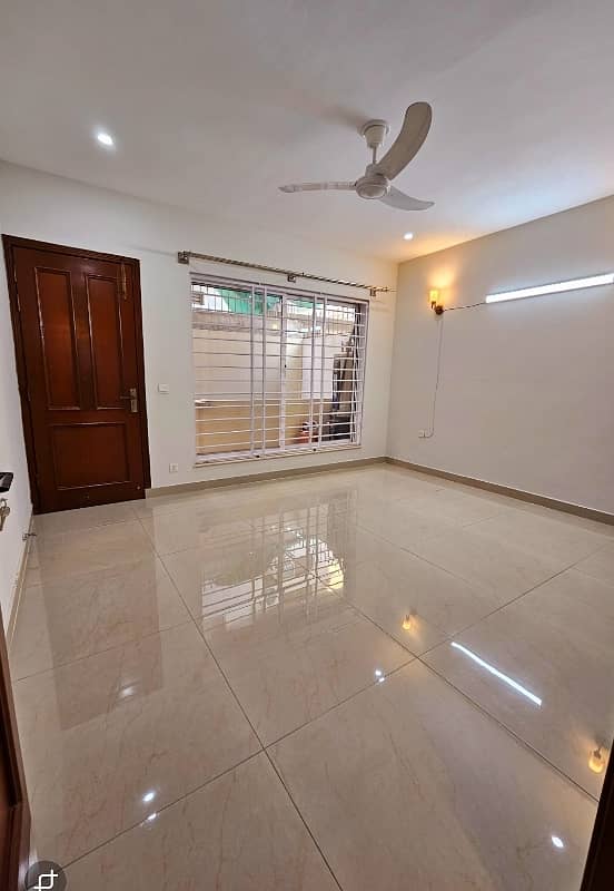 9 Marlas Luxurious Ground floor Available in G-14/4 7