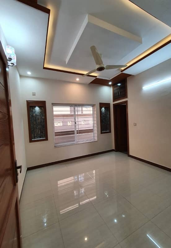 4 Marlas Upper Portion All Facilities Near Kashmir Highway G-13/1 10