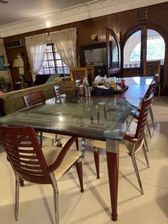 8 seater dining table urgent sale