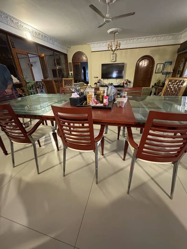 8 seater dining table urgent sale 2