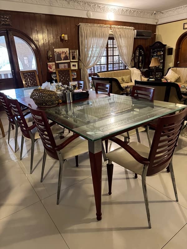 8 seater dining table urgent sale 7