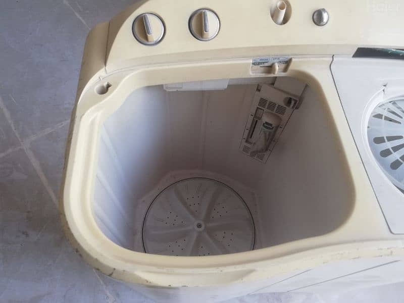 Hair washing machine model HWM80-100S 0