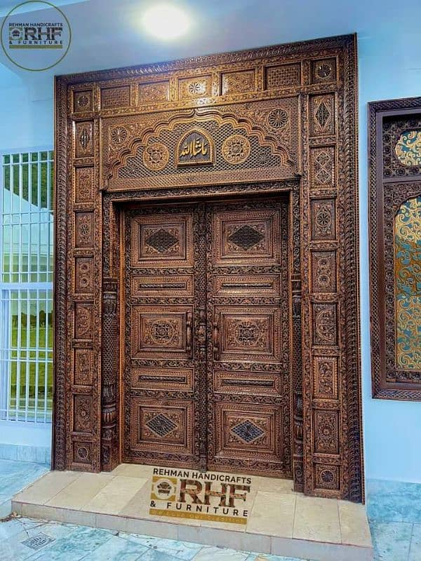 Antique main entrance doors 0