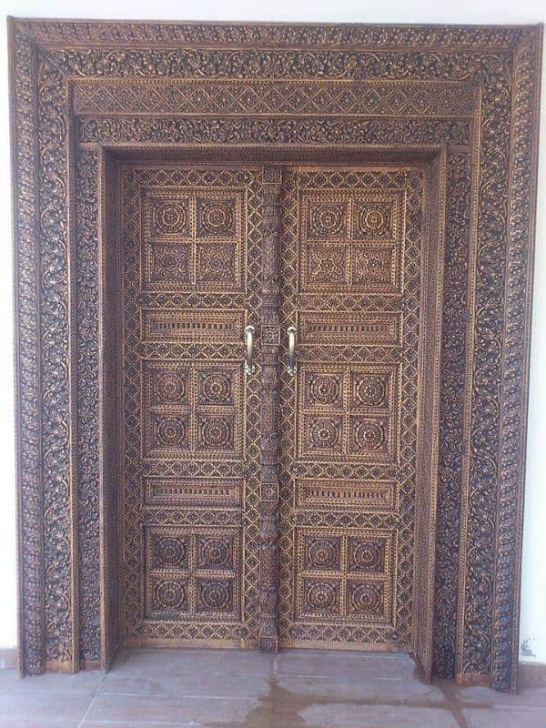 Antique main entrance doors 3