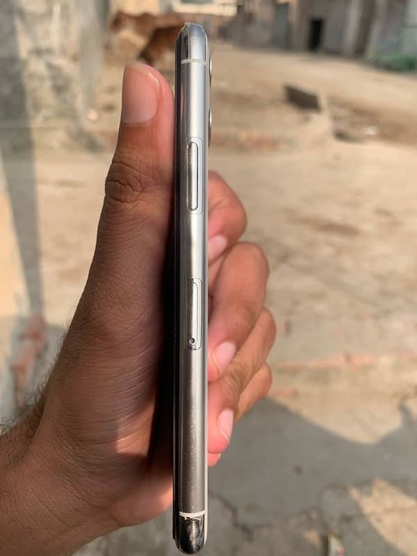 iphone 11 pro pta approved  dual sim 0