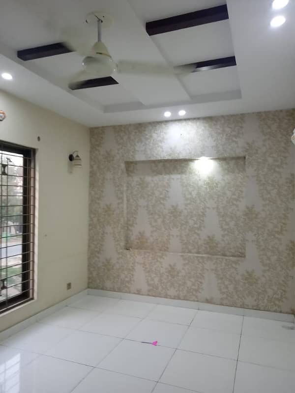 5 Marla Luxury House Available For Rent in Tulip Block Bahria Town Lahore 0