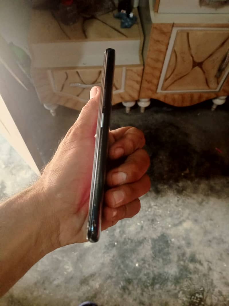 Oppo reno 2f in 8 128 4