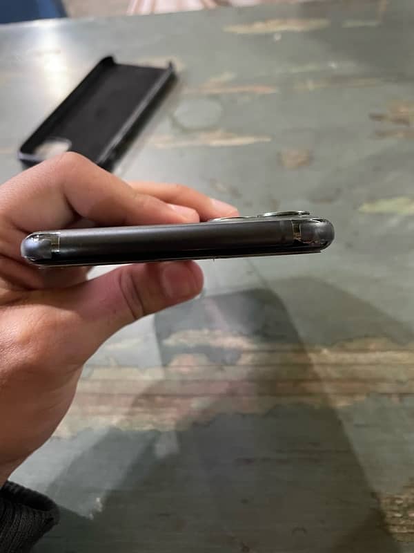 Iphone 11 Pro Max NON PTA 256gb 9