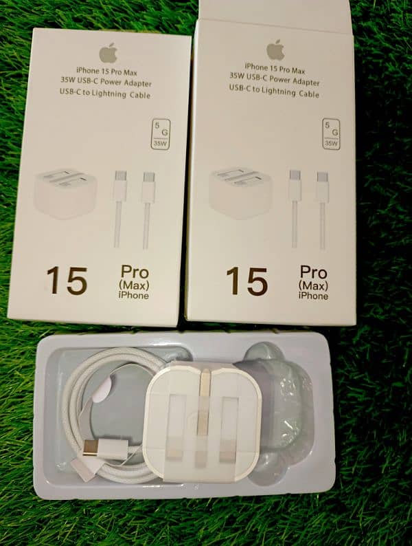 Apple i phone 15 pro max charger 1