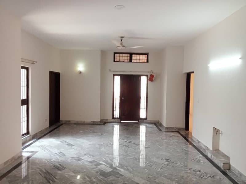 DREAM HOME OFFERS one kanal upper portion Is Available For Rent In DHA Phase 3 Lahore At Super Hot Location. 0