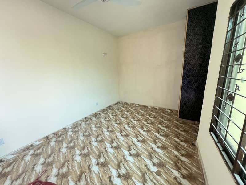 one bed appartment available with attached washroom and kitchen 0