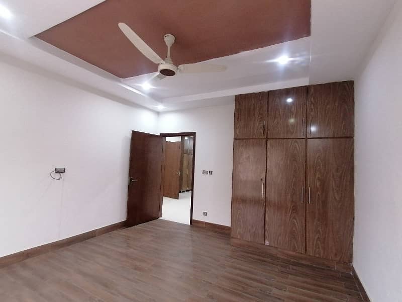 Premium Corner 10 Marla House Is Available For sale In Lahore 22