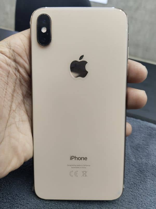 xs max 256gb 10/10 condition 1