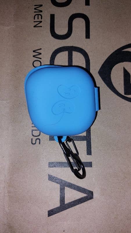 samsung buds live silicon case, Apple airpod case 1