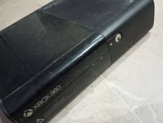 Original X box 360 E-slim with kinect and accessories