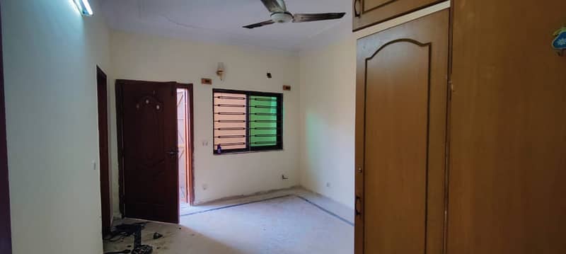 Upper portion for rent 4