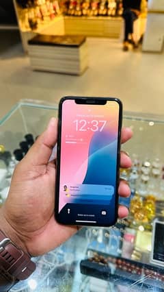 iPhone XS 256GB Golden PTA Approve