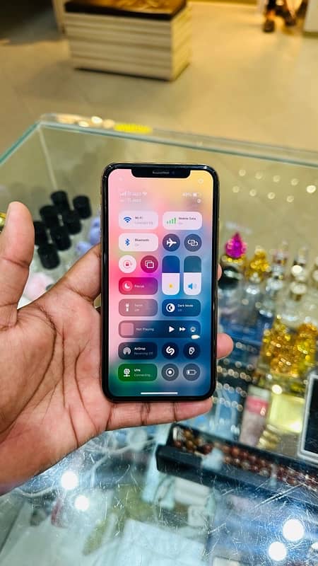 iPhone XS 256GB Golden PTA Approve 5