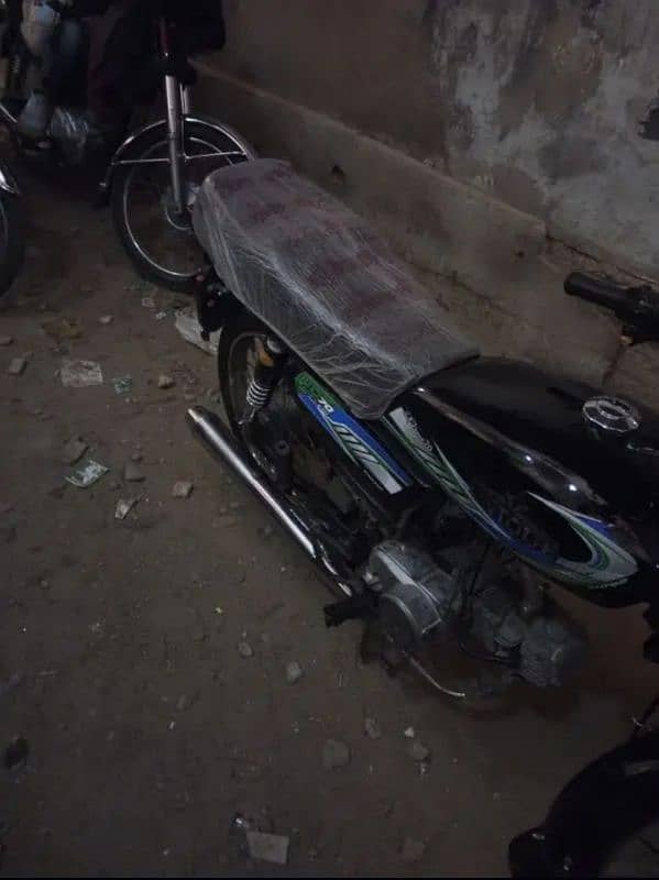 unique 70 2020 modal bike ok condition ha bike ma koi kam ni ha 0