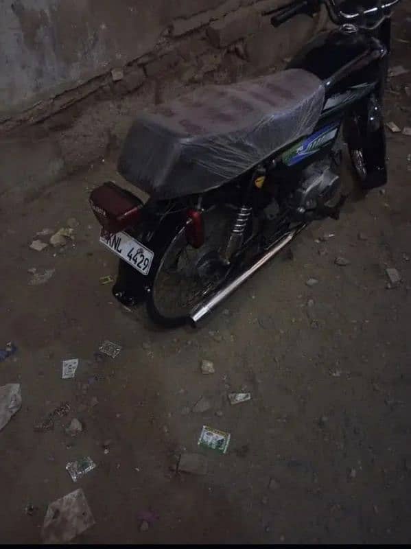 unique 70 2020 modal bike ok condition ha bike ma koi kam ni ha 1