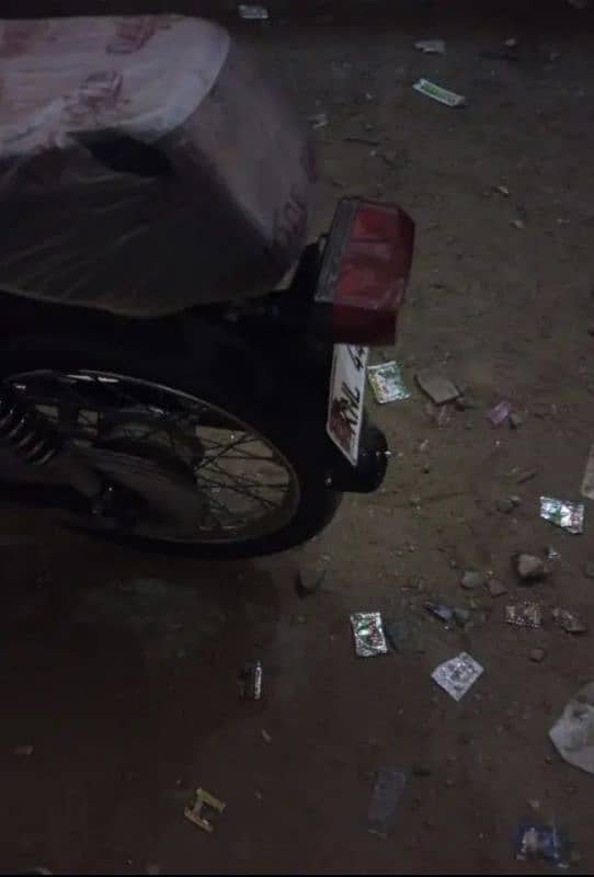 unique 70 2020 modal bike ok condition ha bike ma koi kam ni ha 6