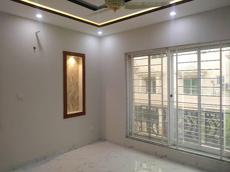 A Well Designed House Is Up For sale In An Ideal Location In Islamabad 8