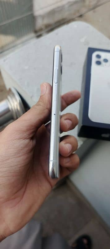 Iphone 11 pro 64GB not open or repaired PTA approved 5