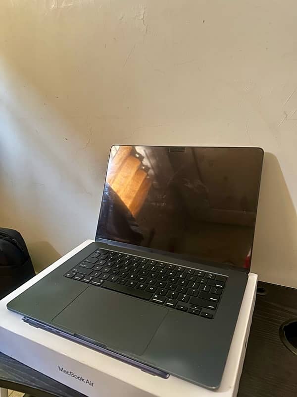 Apple MacBook Air 15 M2 Model available for sale 2