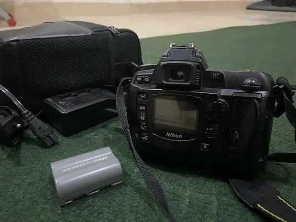 Nikon D70 1