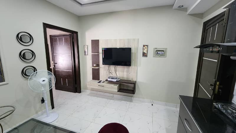 1 Bedroom VIP full furnishe flat for rent per day available in Bahia Town Lahore 9