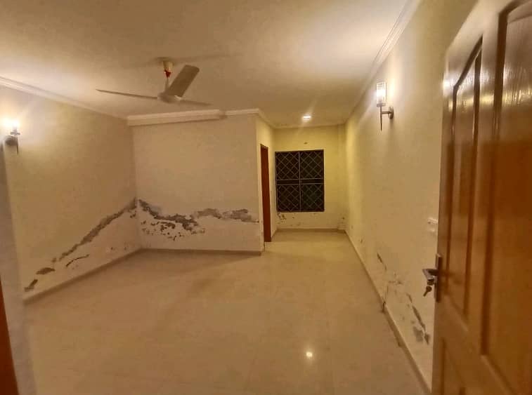 Ideal Flat In Rehman Gardens Available For Rs. 17500000 4