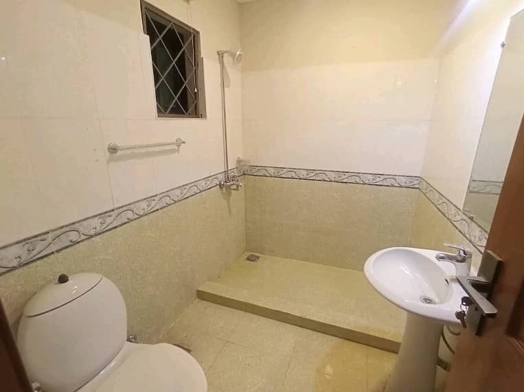 Ideal Flat In Rehman Gardens Available For Rs. 17500000 5