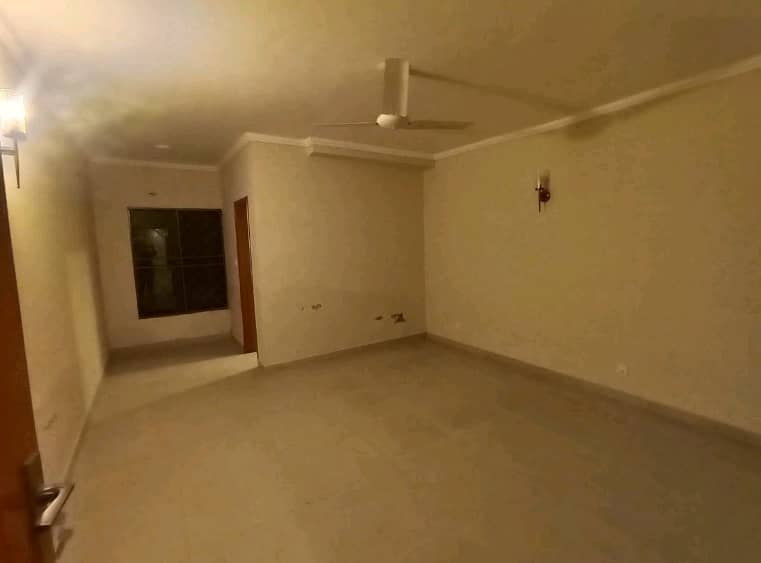 Ideal Flat In Rehman Gardens Available For Rs. 17500000 6