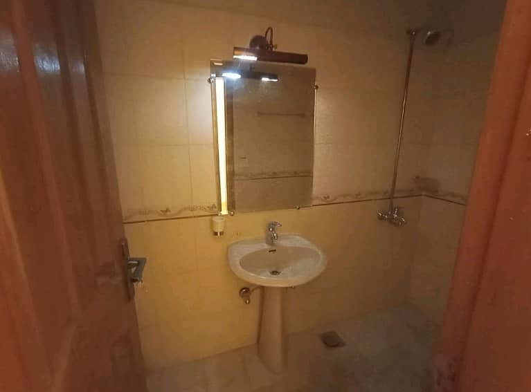 Ideal Flat In Rehman Gardens Available For Rs. 17500000 9