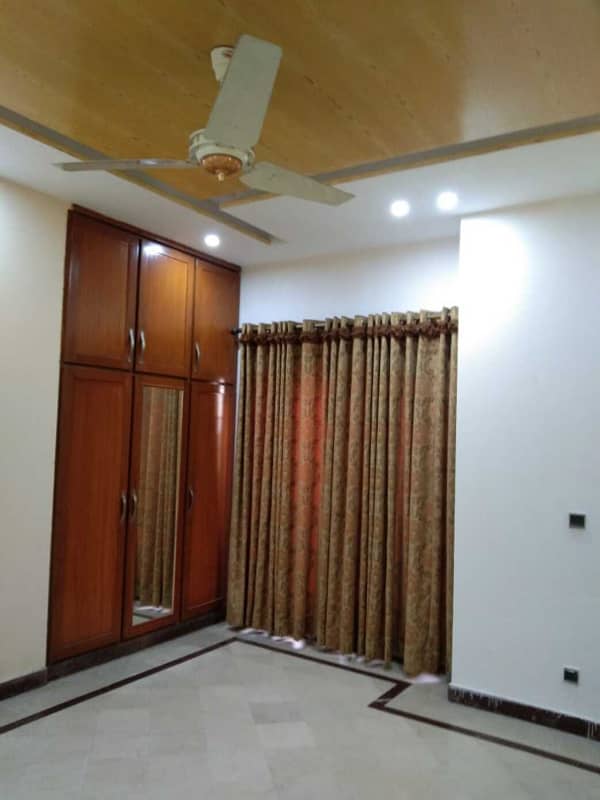 10 Marla Luxury Upper Portion Available For Rent In Janiper Block Bahria Town Lahore 0