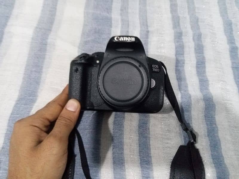 I want to sale my camera canon 700d with box & 2 lenes 1