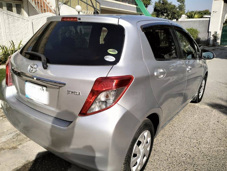 Toyota Vitz 2012 3