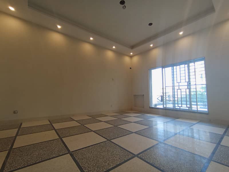 ELITE MARKETING OFFER ONE KANAL FAISAL RASOOL DESIGNED BUNGALOW NEAR LALIK JAN CHOWK 5