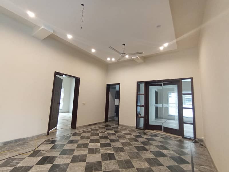 ELITE MARKETING OFFER ONE KANAL FAISAL RASOOL DESIGNED BUNGALOW NEAR LALIK JAN CHOWK 19