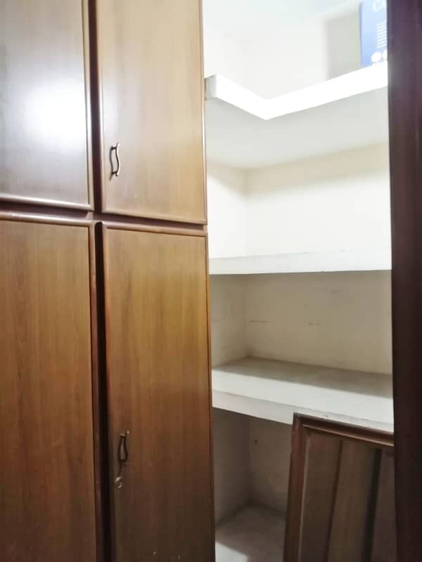 1 kanal upar portion separate gate independent portion available for rent in DHA 1