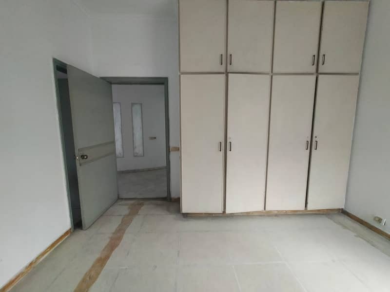 1 kanal upar portion available for rent in DHA 7