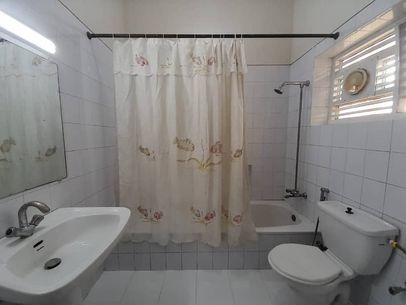 1 kanal upar portion available for rent in DHA 3