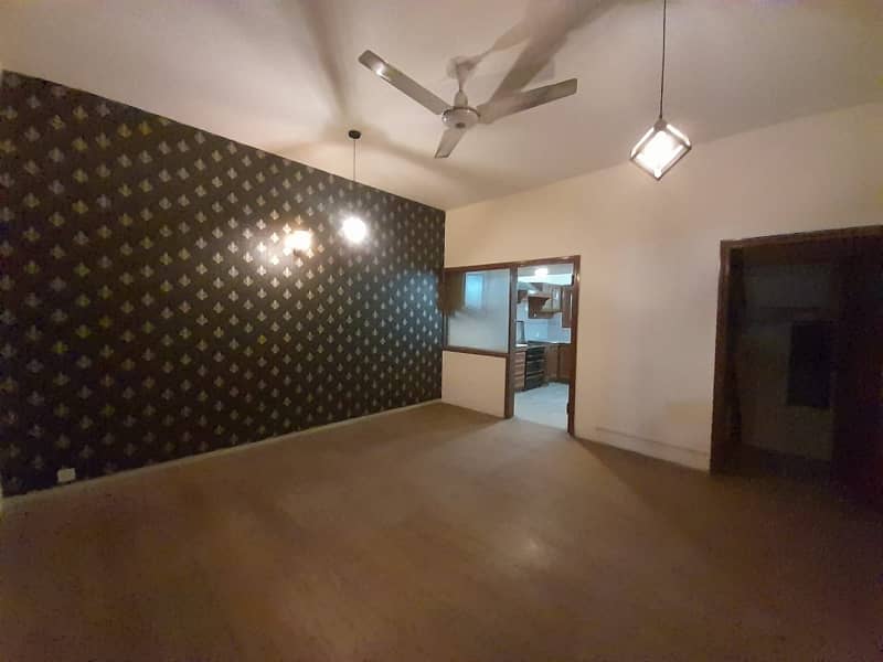 10 Marla upar portion separate gate independent available for rent in DHA 1