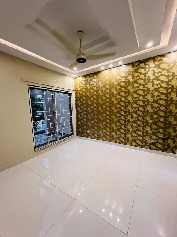 kanal upper portion available For Rent 7