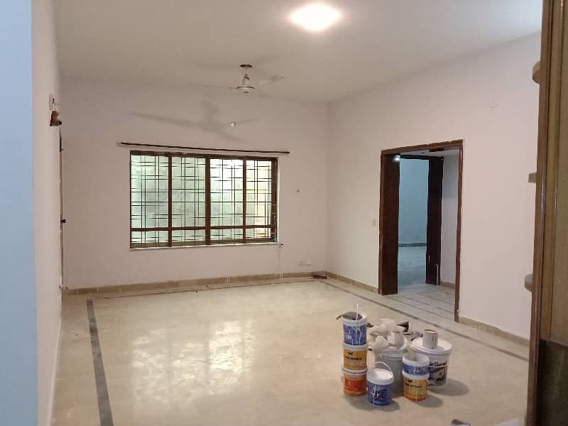 2 Kanal Upper Portion Separate Gate Independent Portion Available For Rent In DHA 0