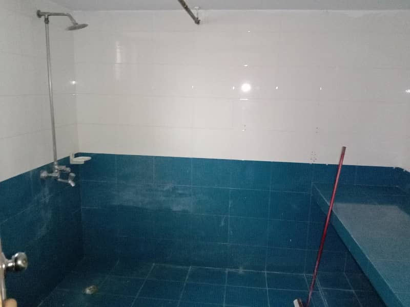 2 Kanal Upper Portion Separate Gate Independent Portion Available For Rent In DHA 5